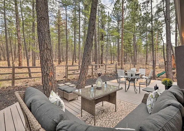 Dom wakacyjny Renovated W/ Fire Pit In Munds Park!