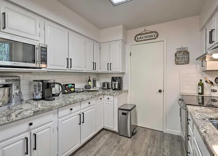 Renovated W/ Fire Pit In Munds Park!